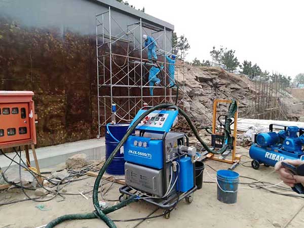 聚脲噴涂機(jī)H5600(T)型(圖3) 室外形象墻展覽墻聚脲噴涂機(jī)防腐防水施工