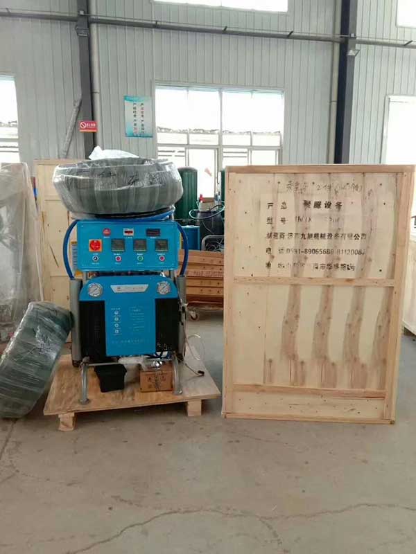 聚氨酯發(fā)泡設(shè)備型號(hào):JNJX-Q5200(圖2) 5200聚氨酯發(fā)泡設(shè)備包裝發(fā)貨